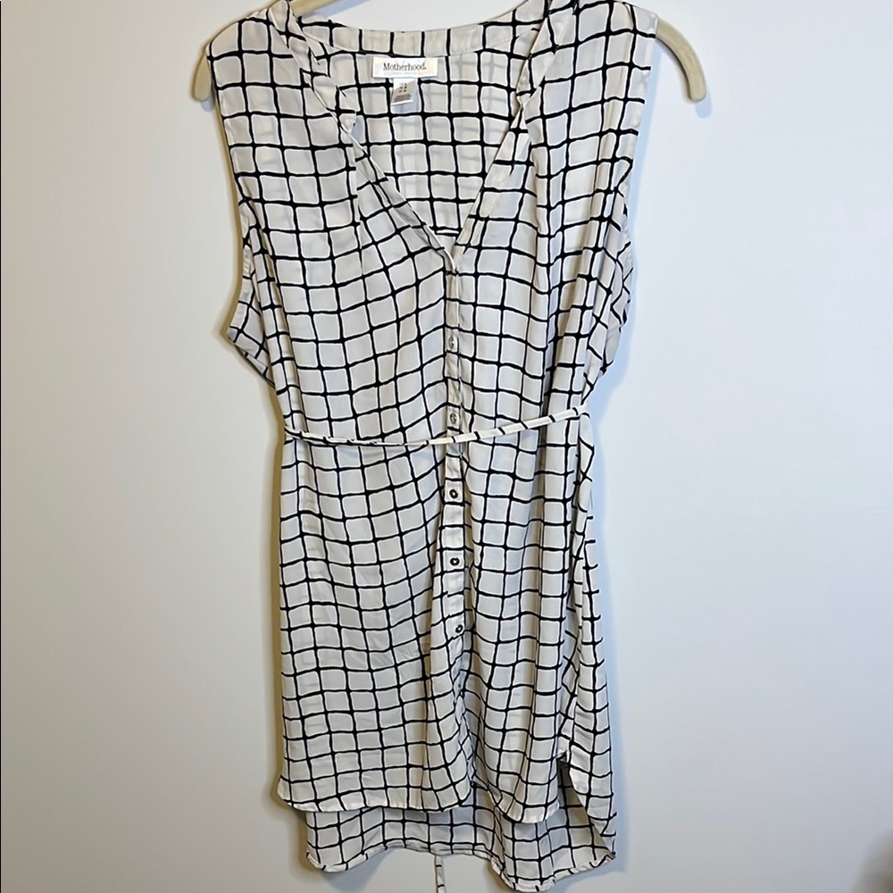 Black and White Grid Pattern Sleeveless top